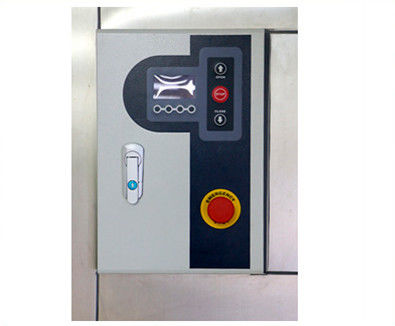 Außentür aus sprungsicheren Stoffen