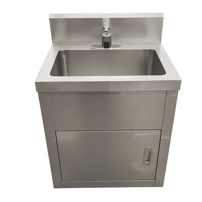 Reinigung und Desinfektion von Waschbecken aus Edelstahl 304