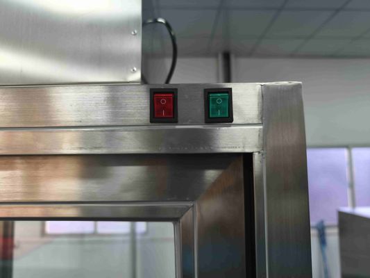 Glasreinigungsraum-Schrank mit HEPA-Filtration und Kapazität von 25 Personen für die Lagerung von ISO 14644-konformen Edelstahlbekleidung
