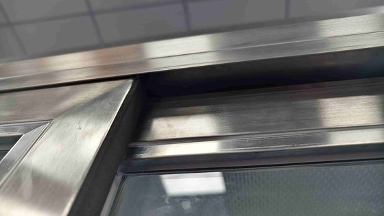 Reinraum Kleidungs- und Schuhschrank -- HEPA-Filter, ISO/GMP-Konformität