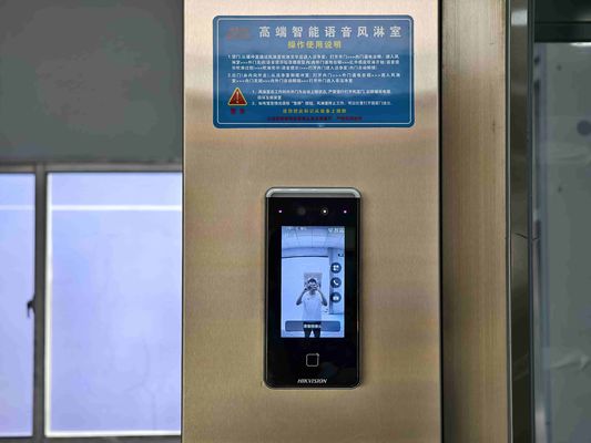 Smart Schiebetür-Luftdusche mit Gesichtserkennung.